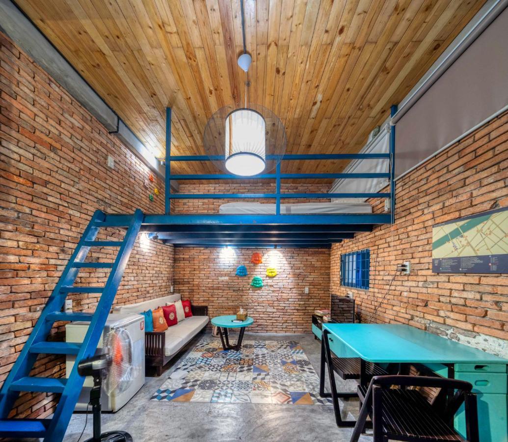 Stay&Chill - S.1: Ancient Studio Nearby Bui Vien Хошимін Екстер'єр фото